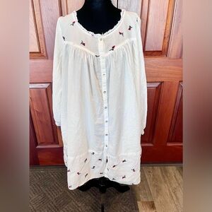 EILEEN WEST NIGHTGOWN White Embordiery Roses Sz M Cottage core Victorian VTG